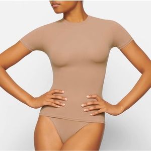 NWOT Skims Fits Everybody Tee in the color Sienna